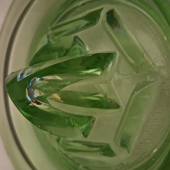 Antique Green Uranium Vaseline Depression Glass Citrus Juicer - Picture 5 of 11